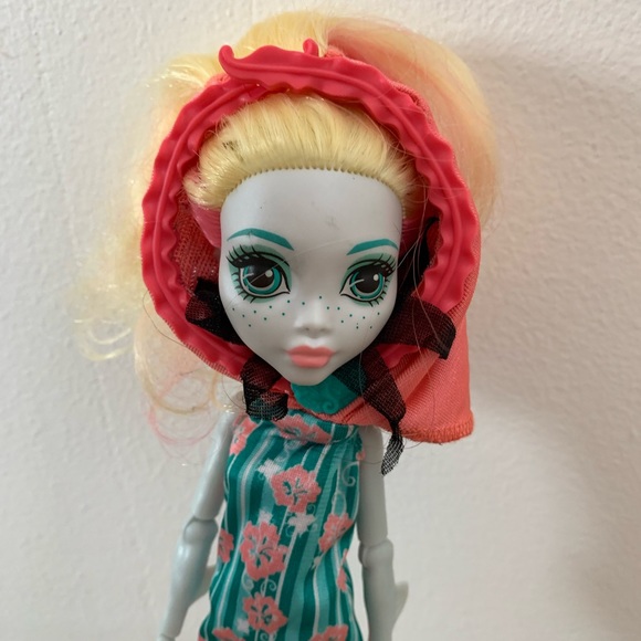 MONSTER HIGH GHOUL TO MERMAID LAGOONA BLUE TRANSFORMATION DOLL - Picture 9 of 9